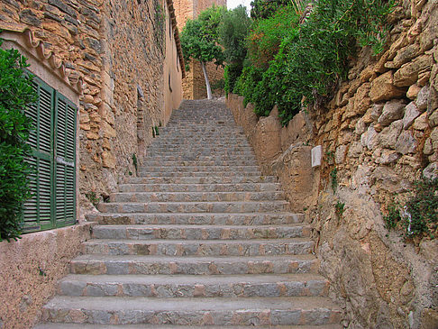 147 Treppenstufen zur Festung - Mallorca