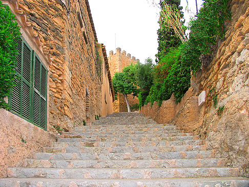 147 Treppenstufen zur Festung - Mallorca