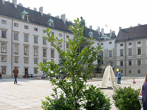 Heldenplatz vor der Hofburg Foto 