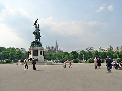 Statue von Erzherzog Karl von Feinkorn